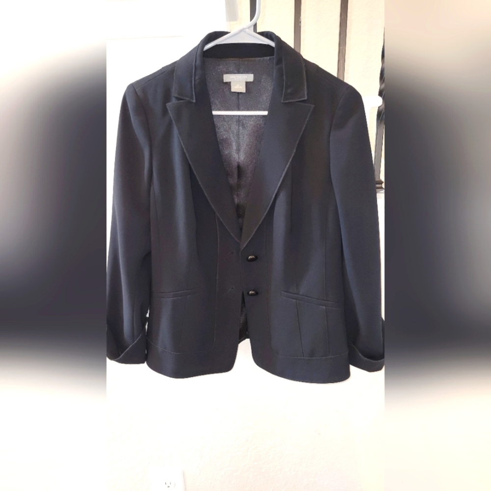 ANN TAYLOR BLACK BLAZER/ SIZE 8 PETITE / TWO BUTTON / ROLLED SLEEVES - Picture 1 of 6